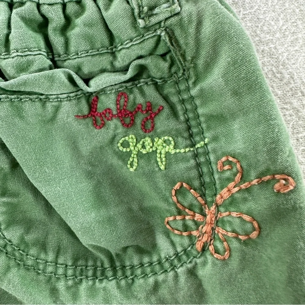 Baby GAP Green Kids Shorts with Pink Butterfly Embroidery Sz Infant up to 3 mo